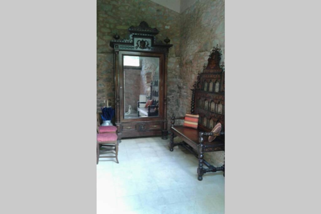 La Badenca. Masia Catalana Del S. XVII Riudaura Luaran gambar