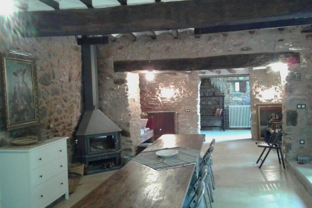La Badenca. Masia Catalana Del S. XVII Riudaura Luaran gambar